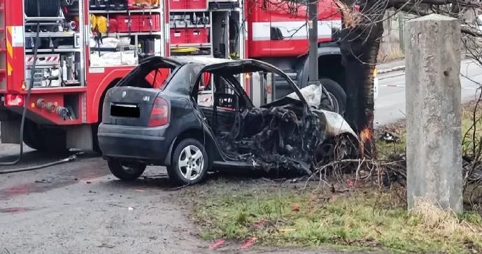 Tragická pondělní nehoda… Při srážce tří osobních aut u Litomyšle zemřel jeden z řidičů