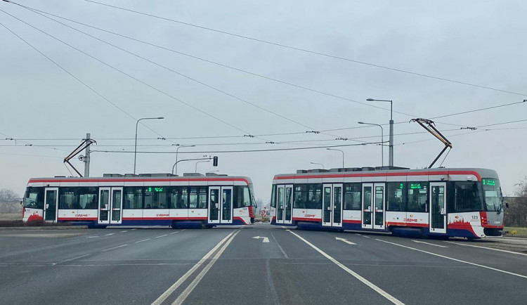 Dopravní podnik v Olomouci koupil tramvaj s antikolizním systémem