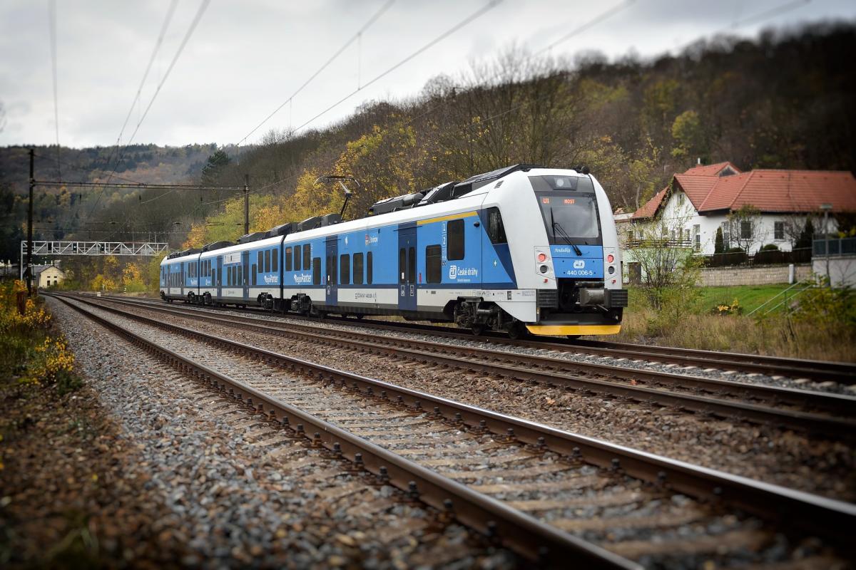 Na hlavní železniční trati z Hradce Králové do Prahy bude od pondělí výluka