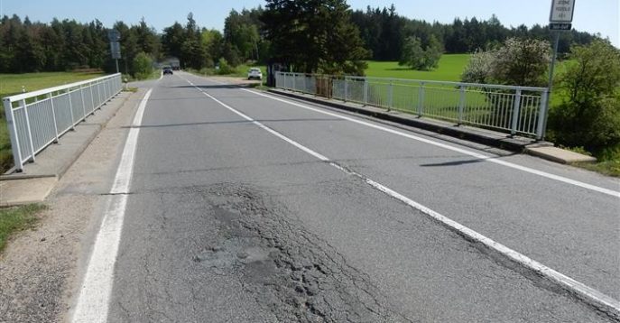 Na silnici mezi Jihlavou a Žďárem nad Sázavou budou objížďky kvůli opravám