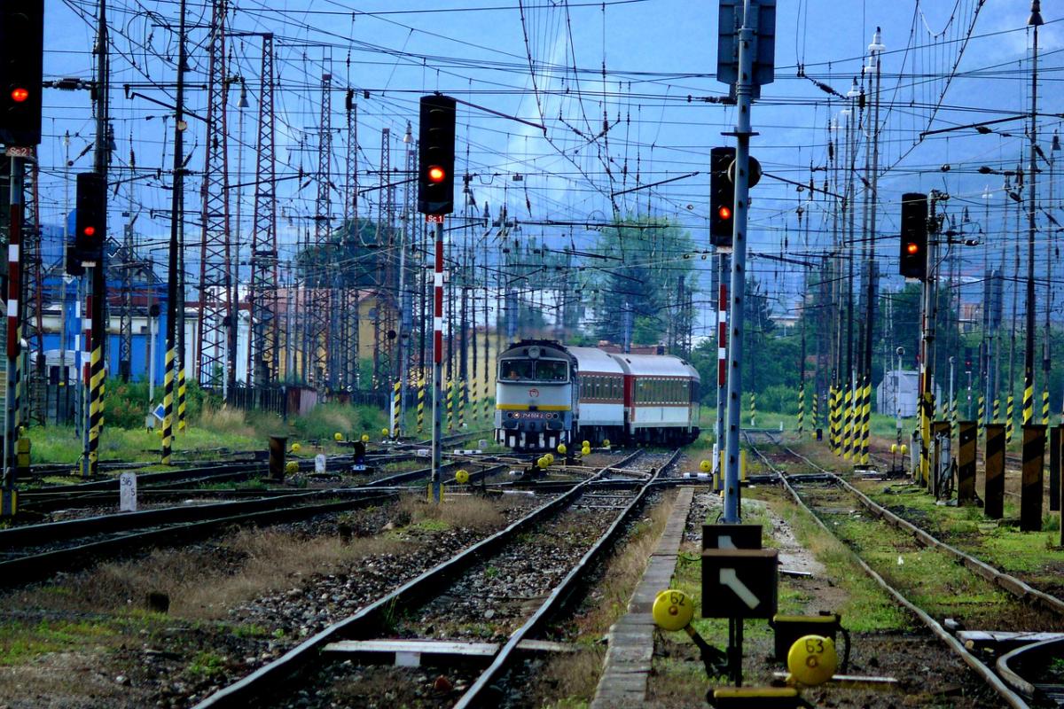 Správa železnic již vybrala zhotovitele na modernizaci trati mezi Čelákovicemi a Mstěticemi