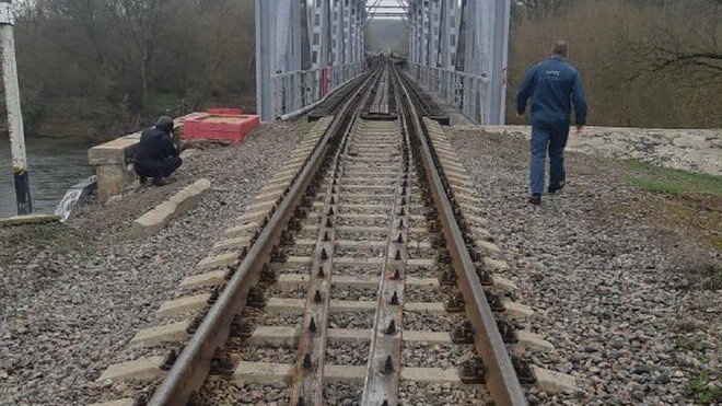 Nedaleko ukrajinských hranic někdo poškodil ruskou železniční trať!