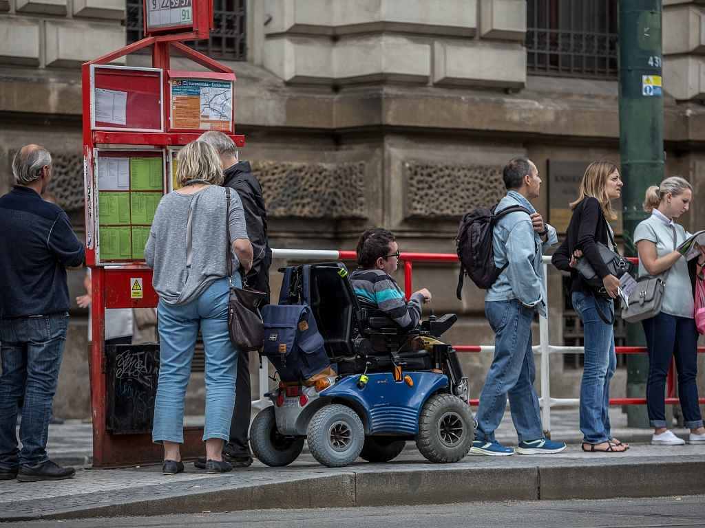 Dopravu handicapovaných v PID bude spolufinancovat Středočeský kraj