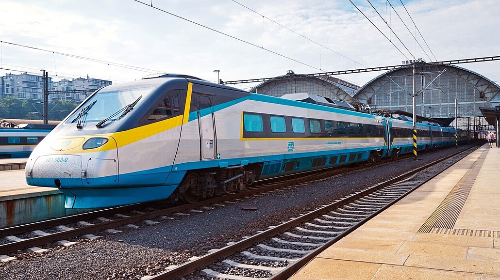 Vlaky na koridoru mezi Prahou a Ostravou dál nabírají zpoždění. Výluky budou pokračovat ještě rok a půl