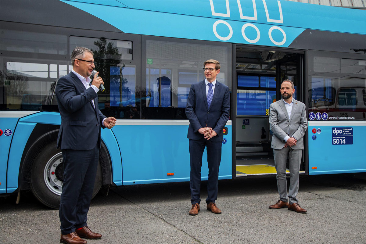 Ostravský dopravní podnik uvedl do provozu první z 24 elektrických autobusů