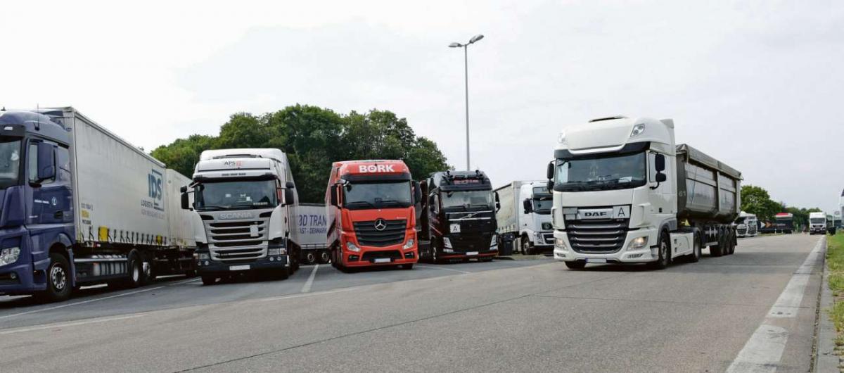 V Předlicích budou řidiči kamionů platit za parkování 500 korun na den