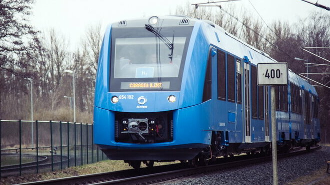  V Praze se dnes představí první vodíkový vlak, týden bude jezdit po Česku