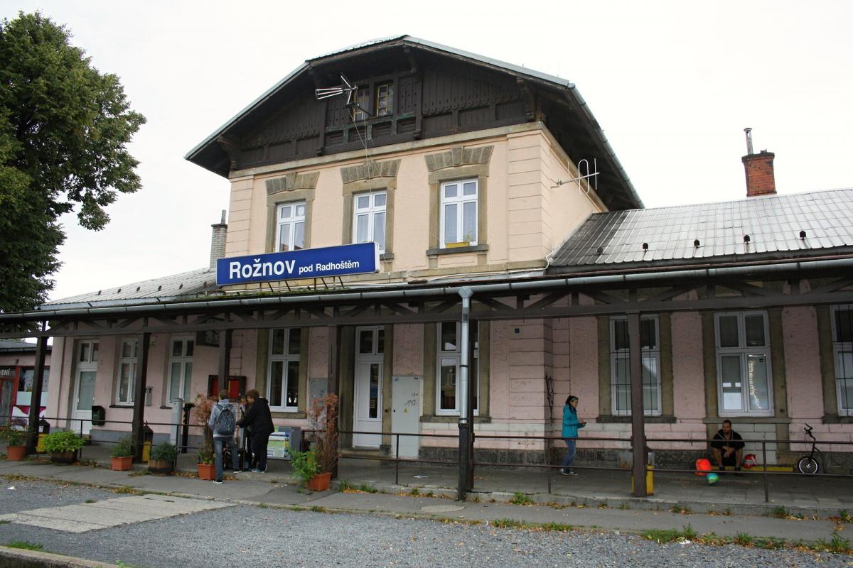  V srpnu by měla začít rekonstrukce vlakového nádraží v Rožnově pod Radhoštěm