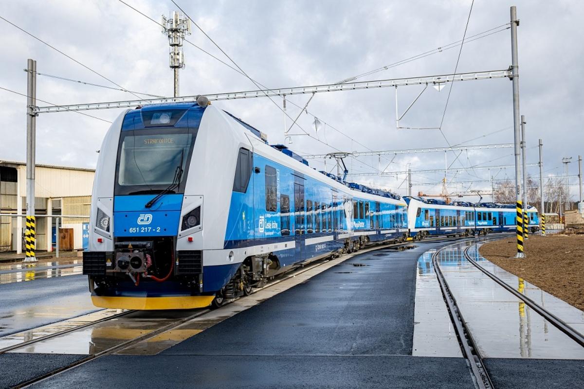 Jižní Čechy se mohou těšit z nových vlaků RegioPanter! Dodaly je České dráhy