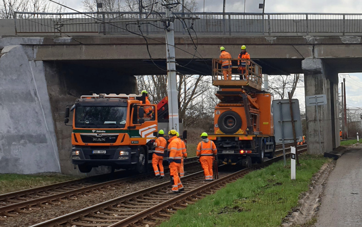 Rekonstrukce tramvajové trati mezi Litvínovem a Zálužím potrvá do konce roku 