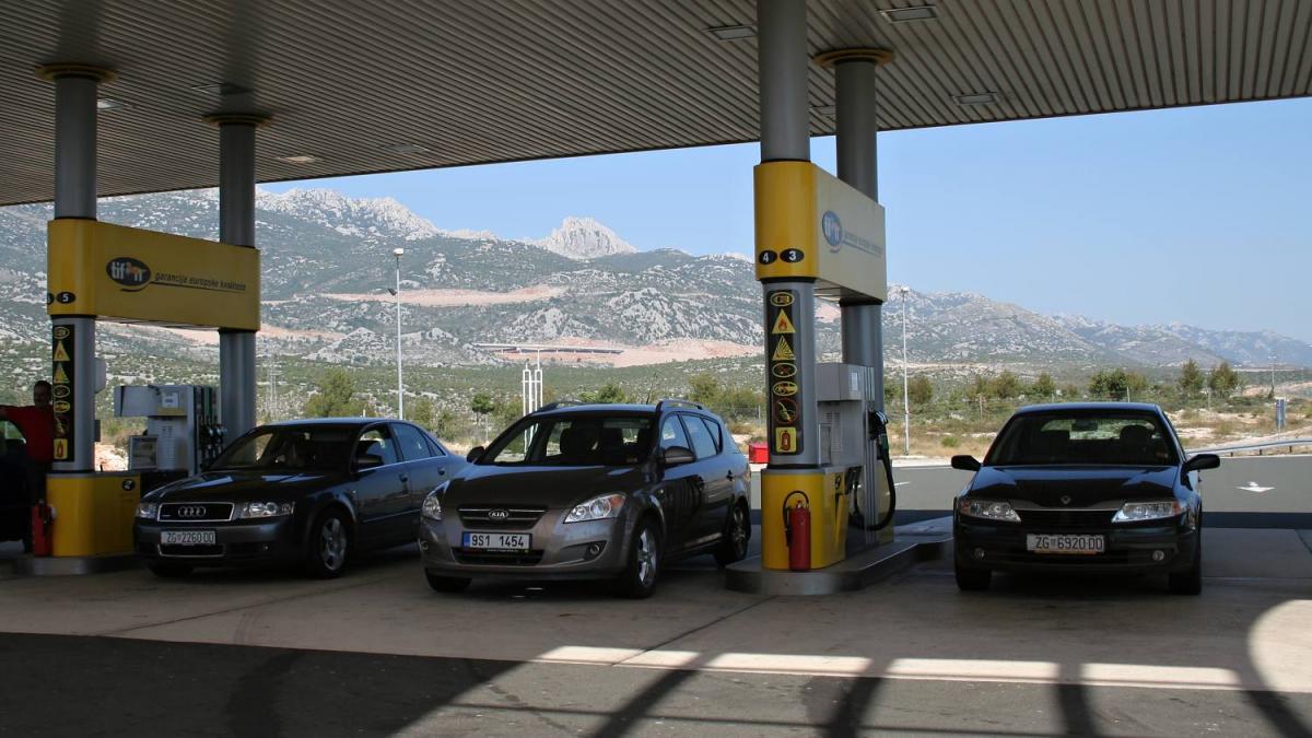V Chorvatsku jsou na dva týdny zastropovány ceny pohonných hmot mimo dálnice