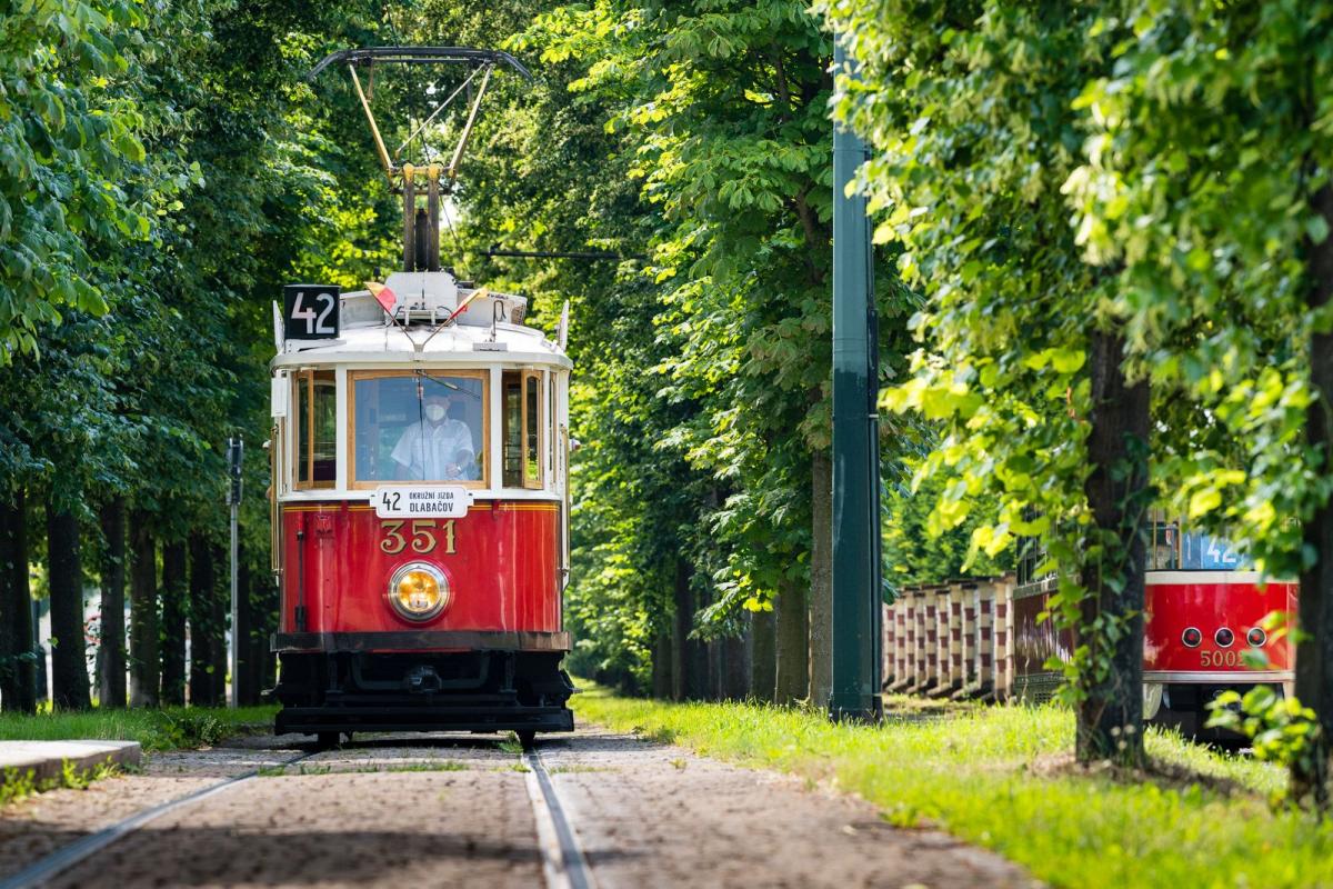 Pražská historická tramvaj s číslem 42 bude jezdit od čtvrtka do neděle