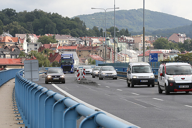 V Děčíně pokračuje oprava Nového mostu přes Labe. Tentokrát se pracuje na jižní části 
