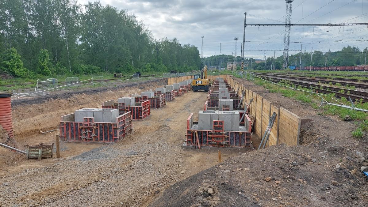 V Havlíčkově Brodě staví České dráhy novou myčku železničních kolejových vozidel 