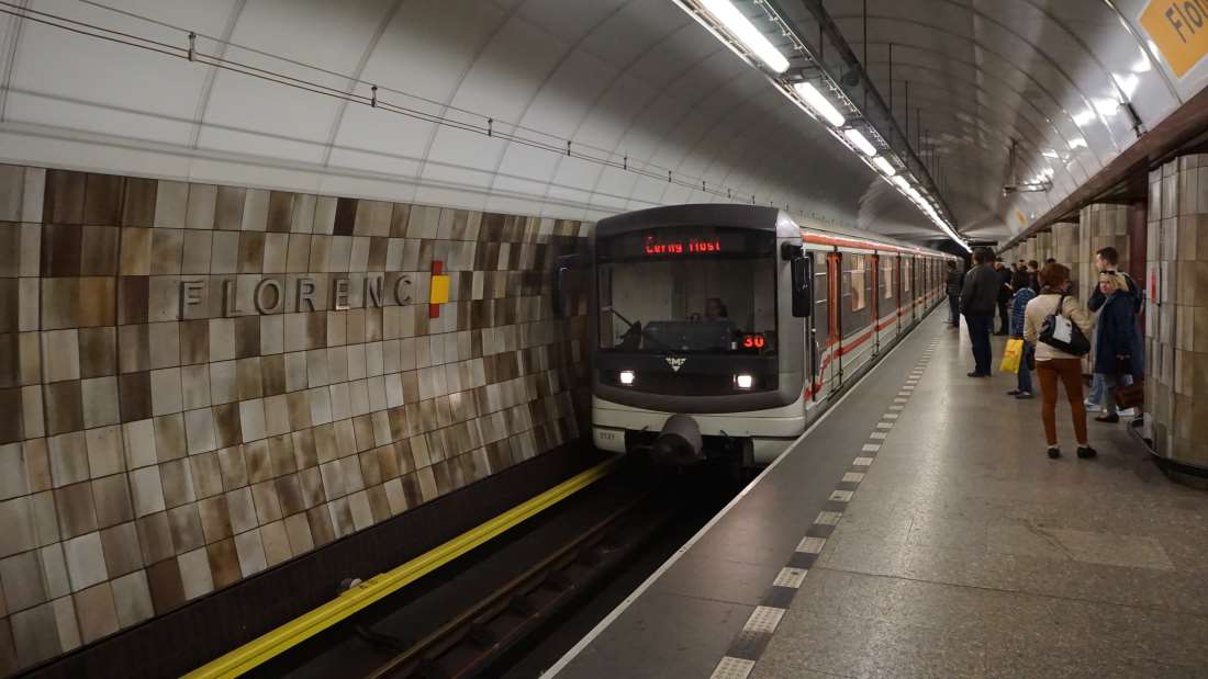 Část linky metra C pozastaví provoz. Důvodem je oprava stropní desky 