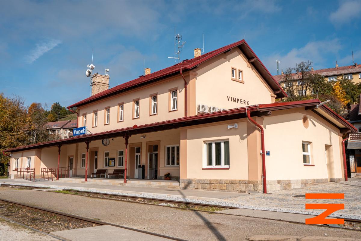 Milovníkům železnice by neměla ujít návštěva zrekonstruované výpravní budovy ve Vimperku!