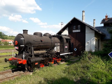 Pardubický kraj přispěje Letohradskému železničnímu klubu na další opravy lokomotivy 328.011