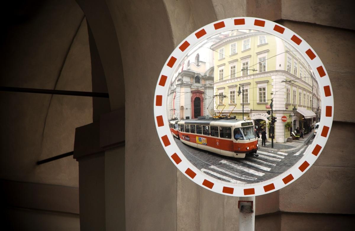 V pondělí začne oprava části tramvajové tratě na Karlově náměstí