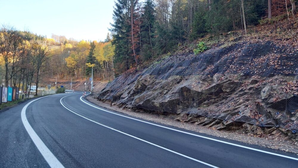 Fotoreportáž: Dokončila se rekonstrukce silnice I/25 v Jáchymově