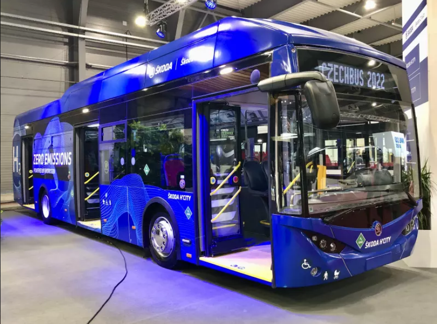 V Praze začne jezdit první vodíkový autobus Škoda H´City