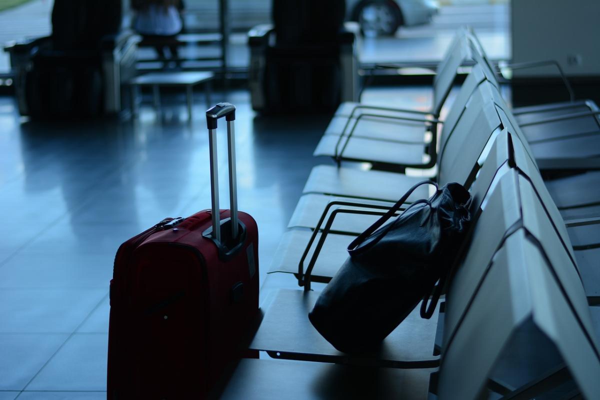 Přibývá počet lidí cestujících do zahraničí. Česká letiště se v počtu odbavených pasažérů už pomalu blíží na poslední předcovidový rok