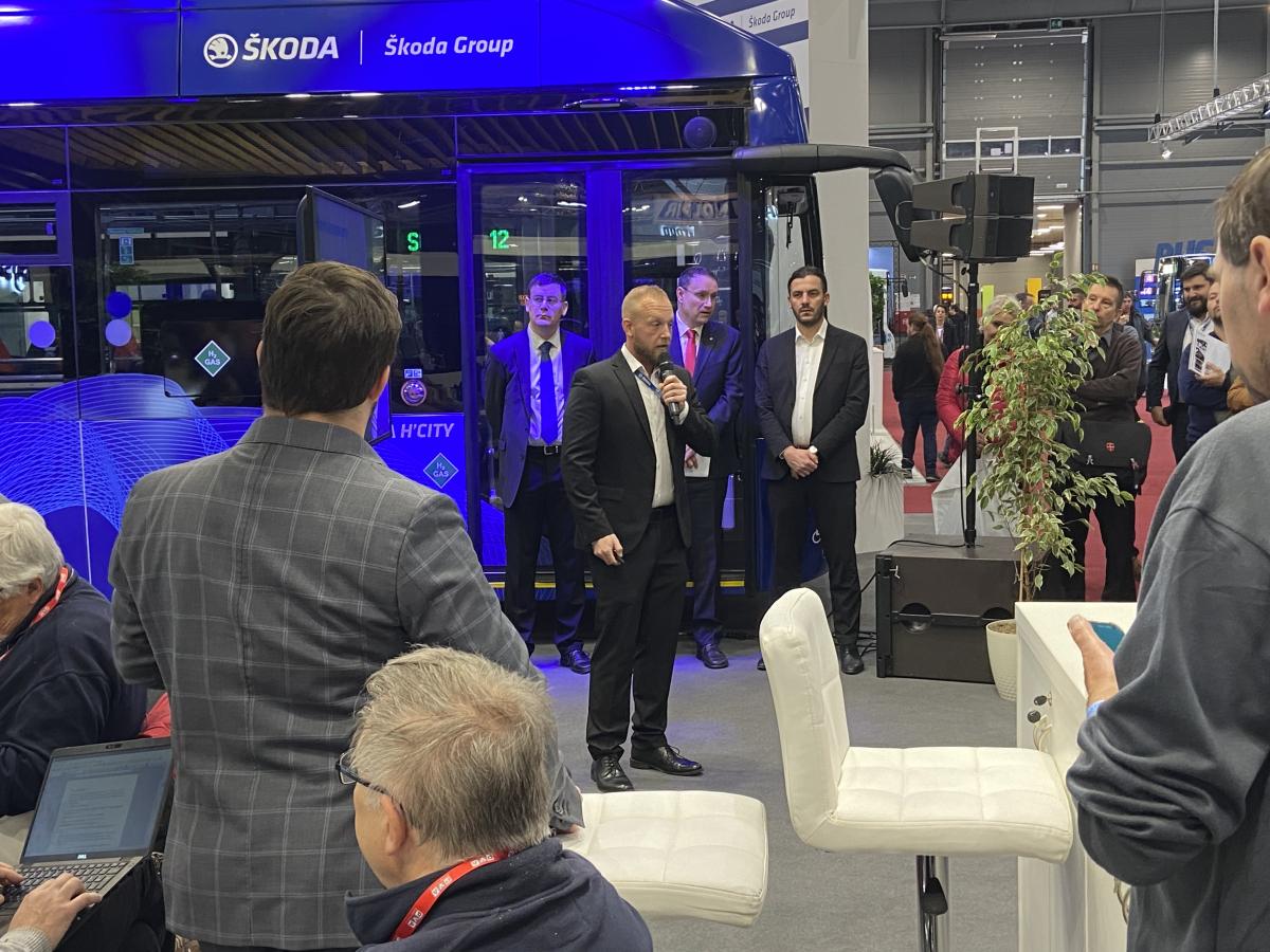 Veřejnost na veletrhu Czechbus obdivovala nový vodíkový autobus od Škoda Group