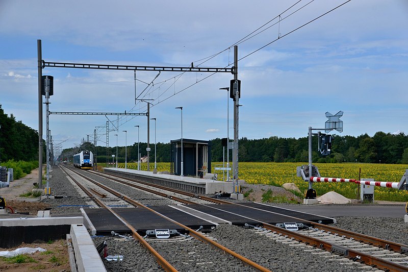 Vlaky se postupně vrací na opravené tratě! Začne sloužit nová zastávka Stéblová obec. 