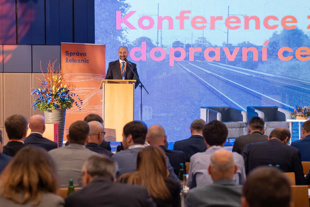 Fotoreport: Jakou atmosféru letos měla konference Správy železnic Železniční dopravní cesta 2022?
