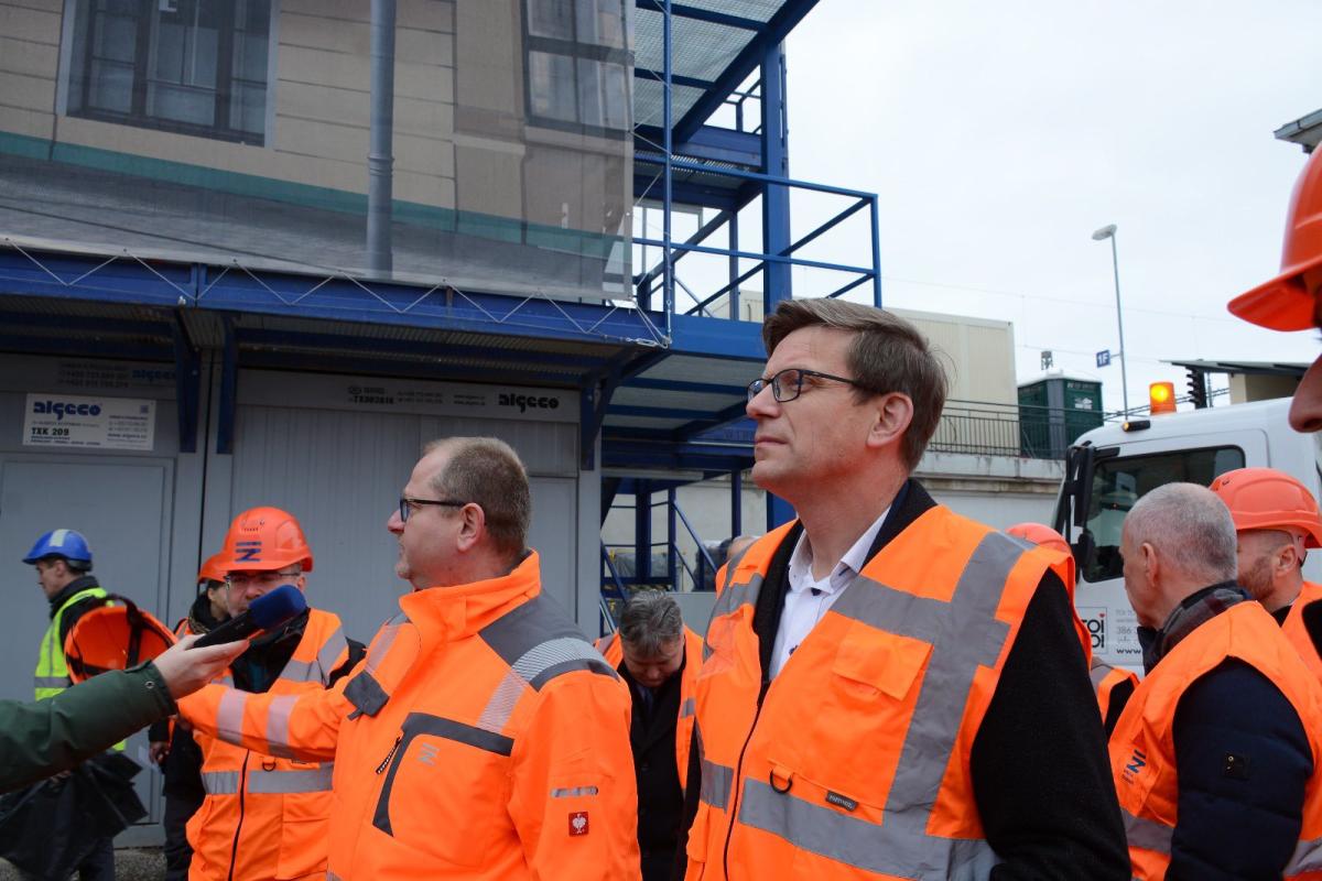 Fotoreport: Na kontrolní den českobudějovického nádraží dorazil ministr Martin Kupka! Co o rekonstrukci řekli také zástupci SŽ?