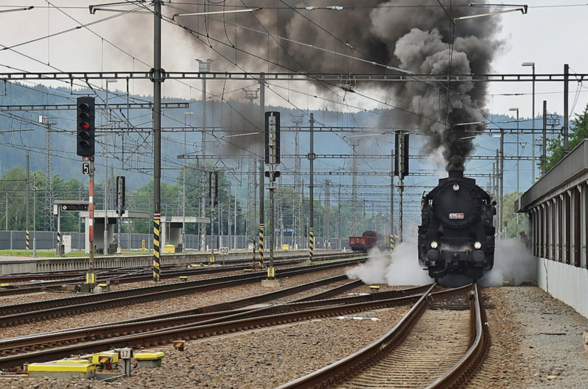 Historický parní vlak vyjede v dubnu do Polska. Pardubický kraj připravil pro milovníky železnice zajímavou akci