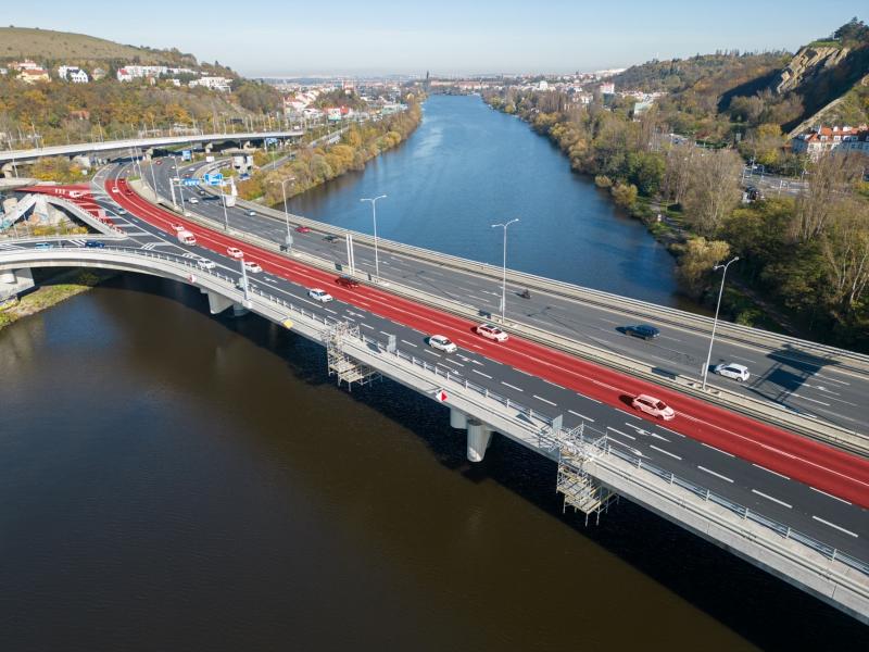 Řidiči, pozor! Druhá etapa rekonstrukce Barrandovského mostu začne v polovině května