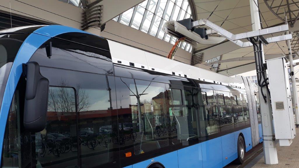V Hradci Králové je testován první kloubový elektrobus