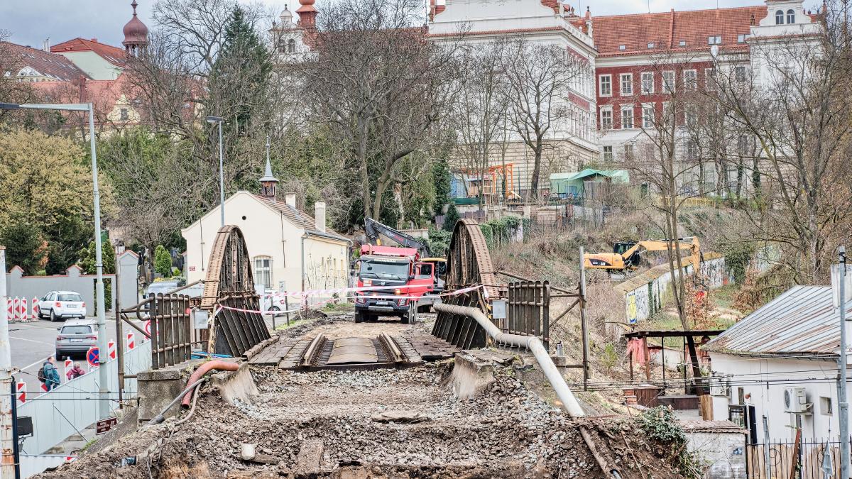 Správa železnic chystá přesun mostu od pražského Výstaviště