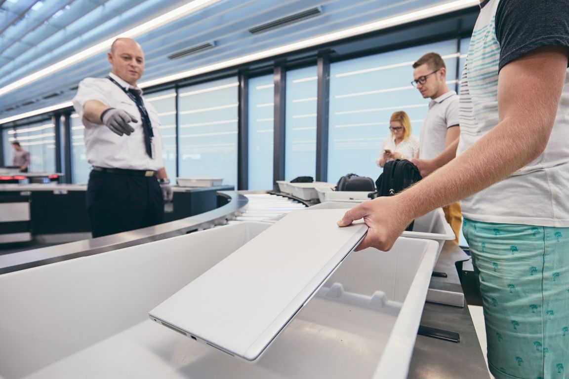 Od roku 2024 bude Letiště Praha vyměňovat rentgeny! Bezpečnostní kontrola bude pro cestující pohodlnější