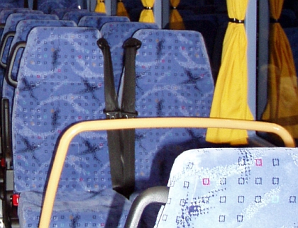 Bezpečnost na školním výletě autobusem? Podmínkou bezpečnostní pásy