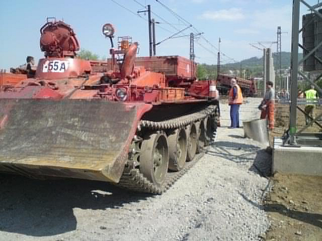 U nehody vlaků u Prosenic zasahují vyprošťovací tanky a desítky hasičů