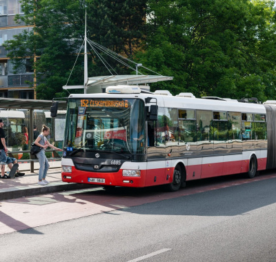 Kvůli omikronu Praha zavádí preventivní opatření, dopravu neomezuje