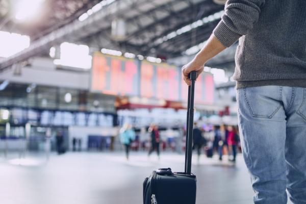 Kontroly cestujících na pražském letišti kvůli covidu znovu posílí