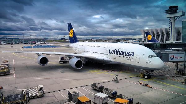 Lufthansa zruší další lety z Frankfurtu a Mnichova