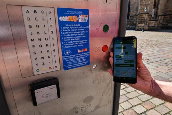V Plzni je možné si zakoupit parkovné elektronicky na všechny parkovací zóny