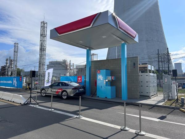 Bonett otevřel další vodíkovou stanici, tentokrát v Litvínově