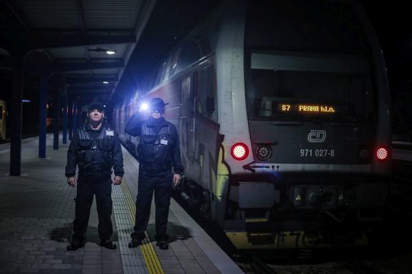 Bezpečnější a komfortnější jízda vlaky v Praze a Středočeském kraji