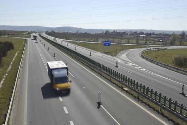 Ministr zamítl rozklad proti povolení D55 mezi Moravským Pískem a Bzencem