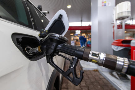 Benzin v Česku mírně zdražil, průměrná cena nafty se nezměnila