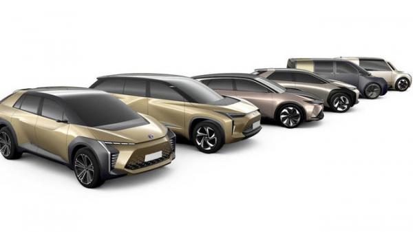 Toyota chystá 30 elektromobilů