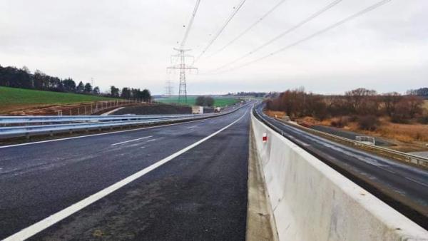 Nový úsek dálnice D7 u Panenského Týnce otevřen! 