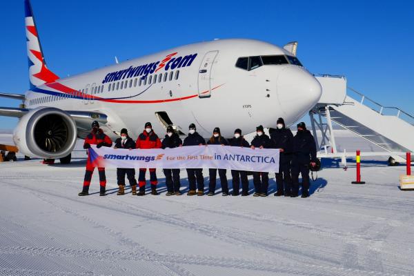 Společnost Smartwings přistála jako první  na světě s Boeingem 737 MAX na Antarktidě